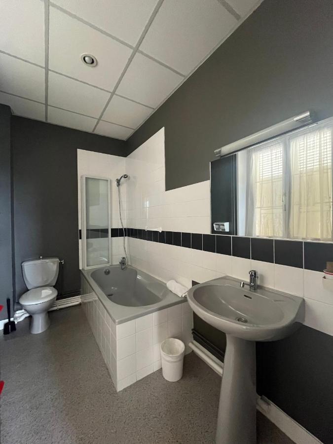 Hotel Le Phare Ouistreham Eksteriør bilde