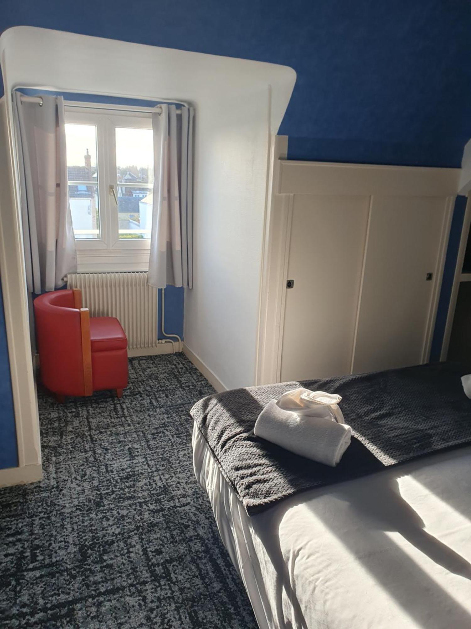 Hotel Le Phare Ouistreham Eksteriør bilde