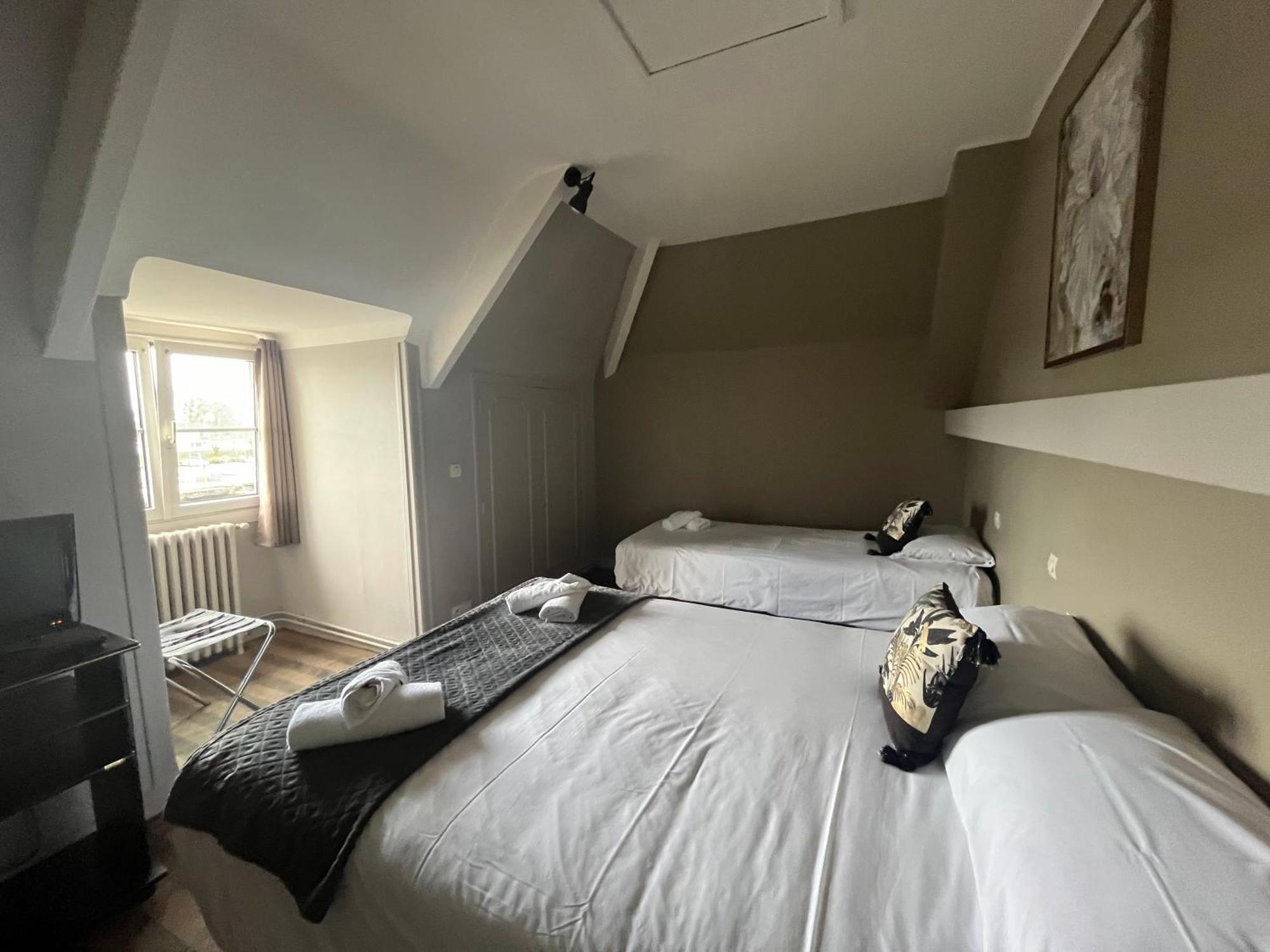 Hotel Le Phare Ouistreham Eksteriør bilde