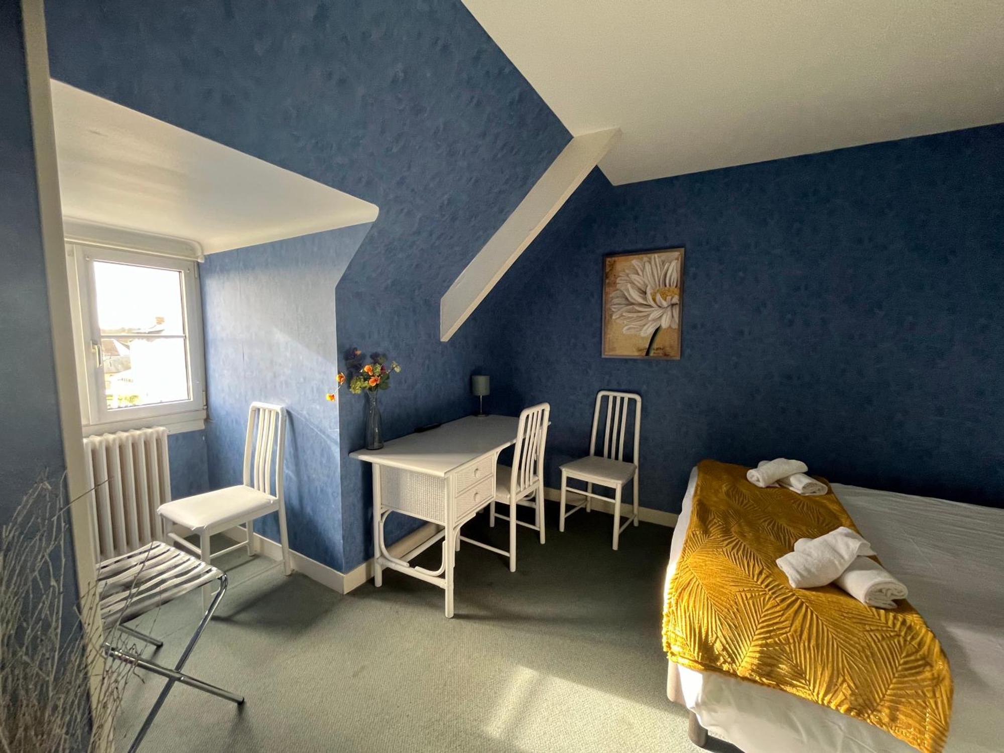 Hotel Le Phare Ouistreham Eksteriør bilde